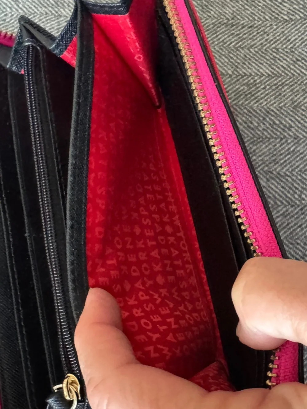 NWT, KATE SPADE DARLING STRIPE WALLET WITH ZIPPER